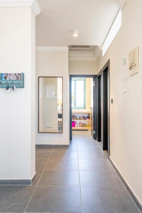 Midrahov Luxury Apartment Zikhron Yaakov Bagian luar foto